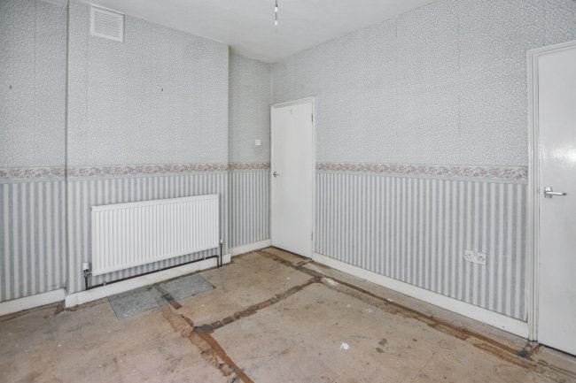 21 Athol Road, Erith, Kent, DA8 1PT 3