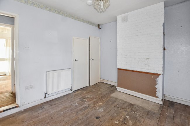 21 Athol Road, Erith, Kent, DA8 1PT 3