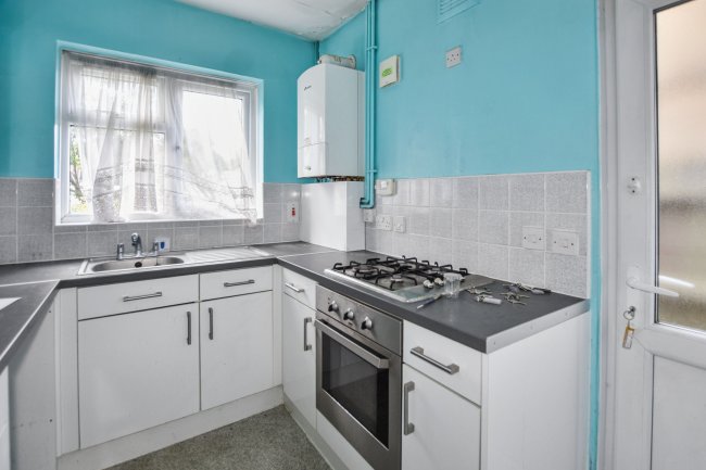 21 Athol Road, Erith, Kent, DA8 1PT 3