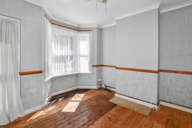 21 Athol Road, Erith, Kent, DA8 1PT 3