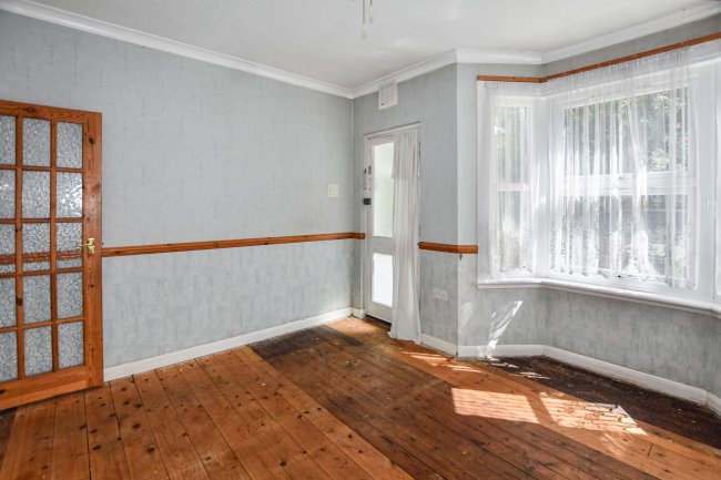 21 Athol Road, Erith, Kent, DA8 1PT 3