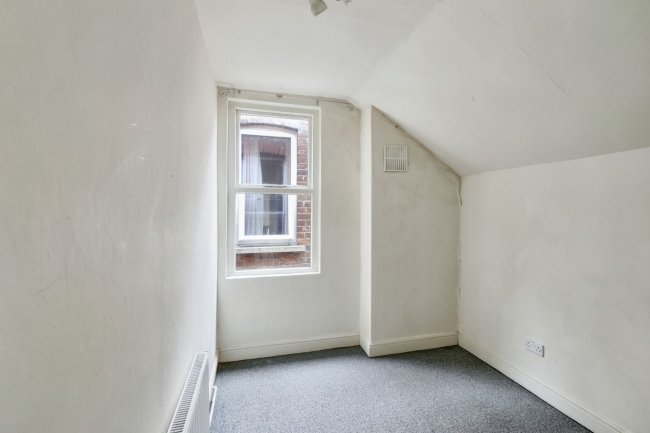 121 Radford Boulevard, Nottingham NG7 3BS 4