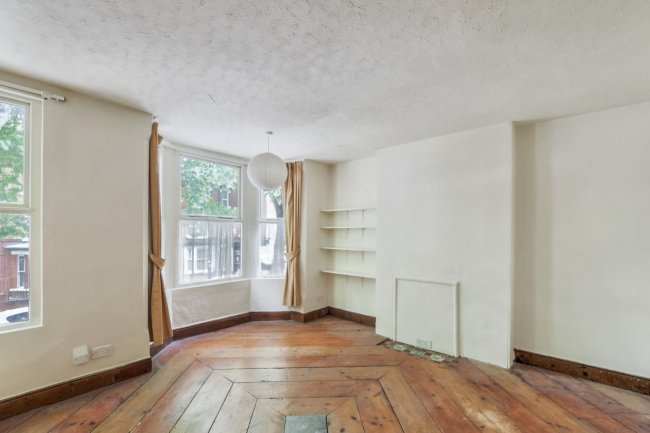 121 Radford Boulevard, Nottingham NG7 3BS 4