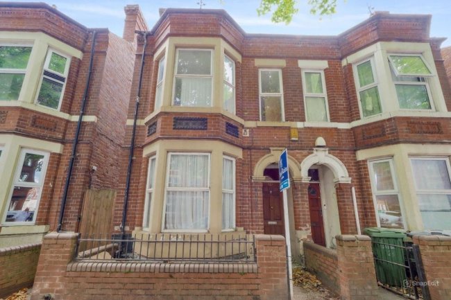 121 Radford Boulevard, Nottingham NG7 3BS 4