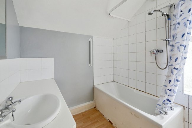 121 Radford Boulevard, Nottingham NG7 3BS 4