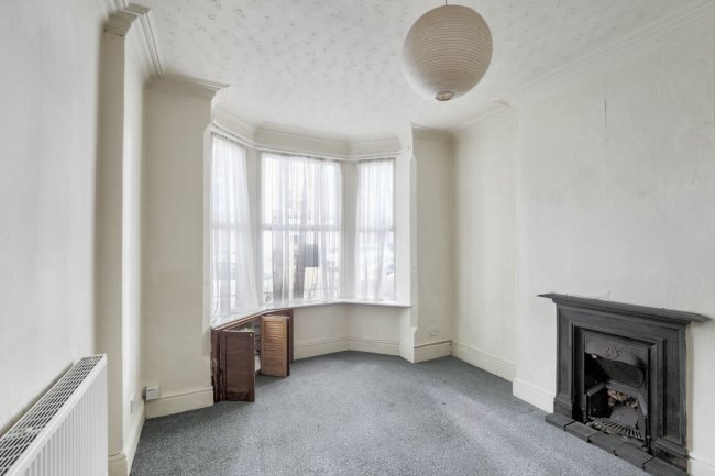 121 Radford Boulevard, Nottingham NG7 3BS 4