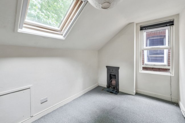 121 Radford Boulevard, Nottingham NG7 3BS 4