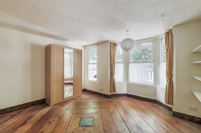 121 Radford Boulevard, Nottingham NG7 3BS 4