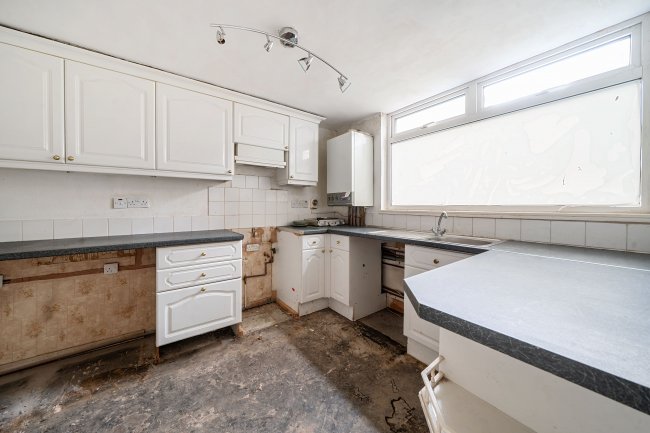 43 Clayponds Lane, Brentford, TW8 0BN 9