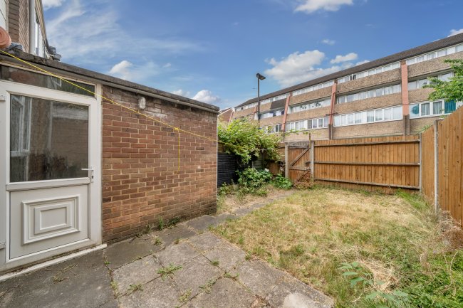 43 Clayponds Lane, Brentford, TW8 0BN 9