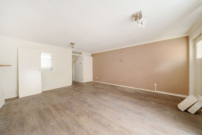 43 Clayponds Lane, Brentford, TW8 0BN 9