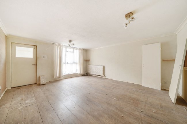 43 Clayponds Lane, Brentford, TW8 0BN 9