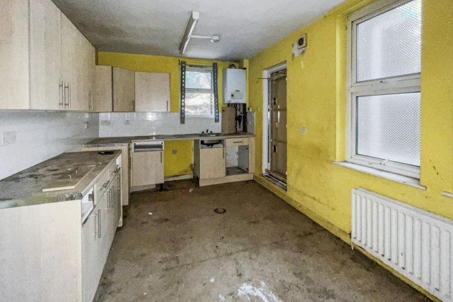 154 Wickham Lane, Abbey Wood, London, SE2 0XP 2