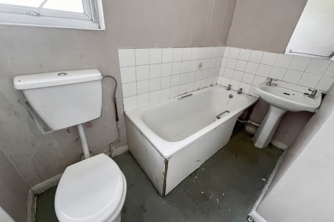 154 Wickham Lane, Abbey Wood, London, SE2 0XP 2