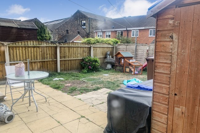 15 Guildford Street, Ossett, West Yorkshire, WF5 8LL 1