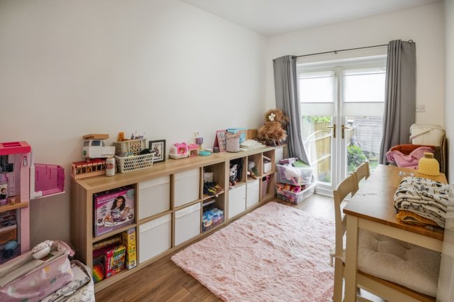 15 Guildford Street, Ossett, West Yorkshire, WF5 8LL 1