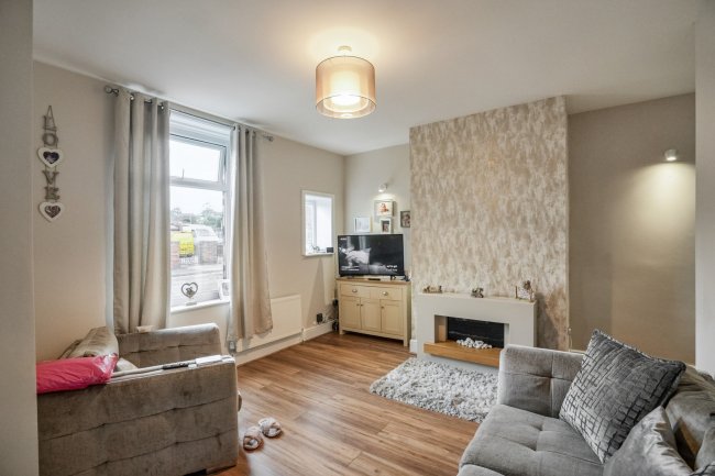 15 Guildford Street, Ossett, West Yorkshire, WF5 8LL 1