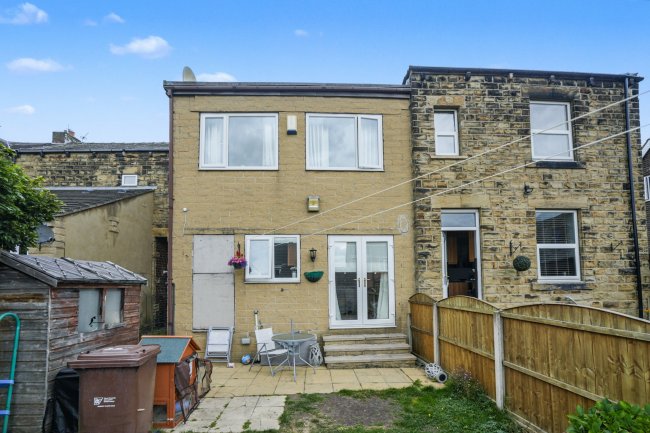 15 Guildford Street, Ossett, West Yorkshire, WF5 8LL 1