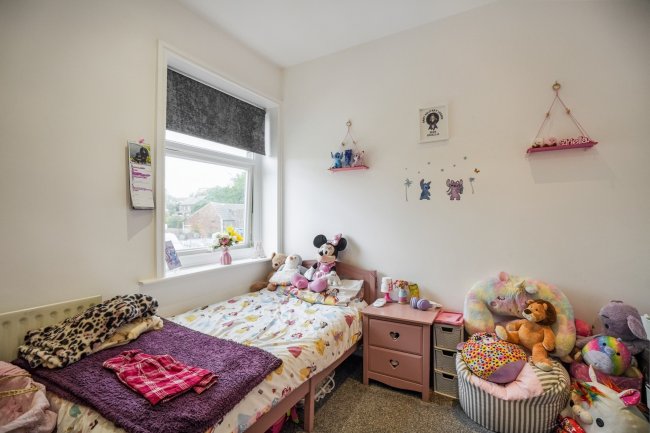 15 Guildford Street, Ossett, West Yorkshire, WF5 8LL 1