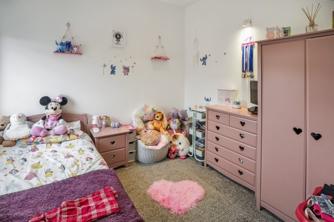 15 Guildford Street, Ossett, West Yorkshire, WF5 8LL 1