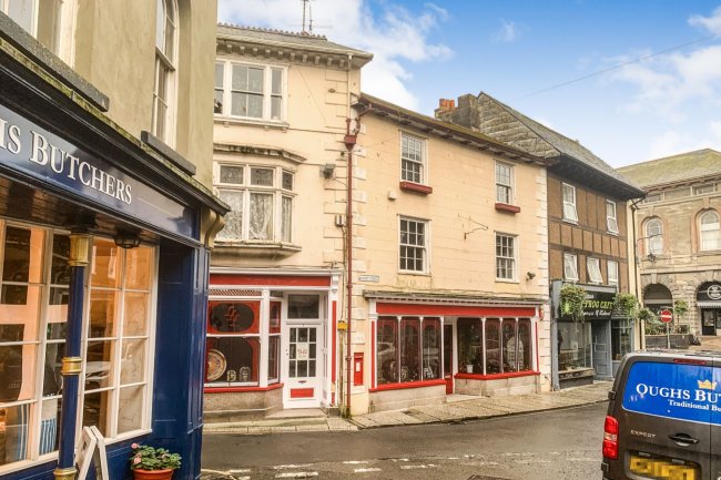 1 Church Street, Liskeard, Cornwall PL14 3AG 9