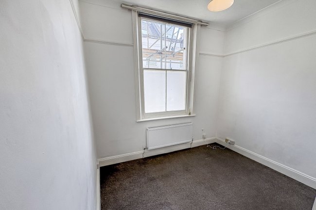 Flat 1, 20 Farm Road, Hove, BN3 1FB 3