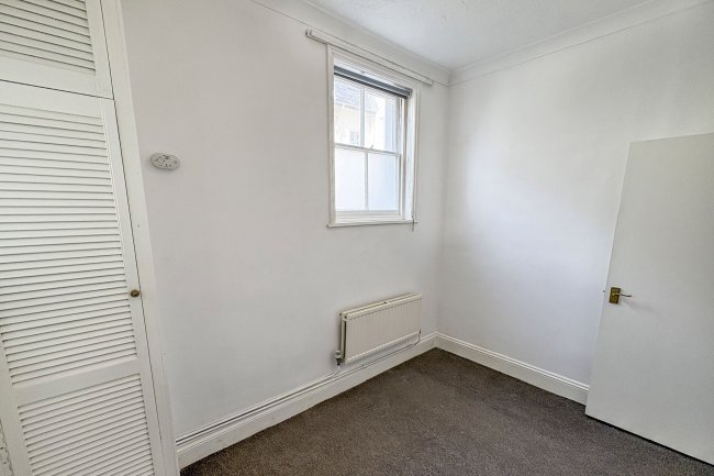 Flat 1, 20 Farm Road, Hove, BN3 1FB 3