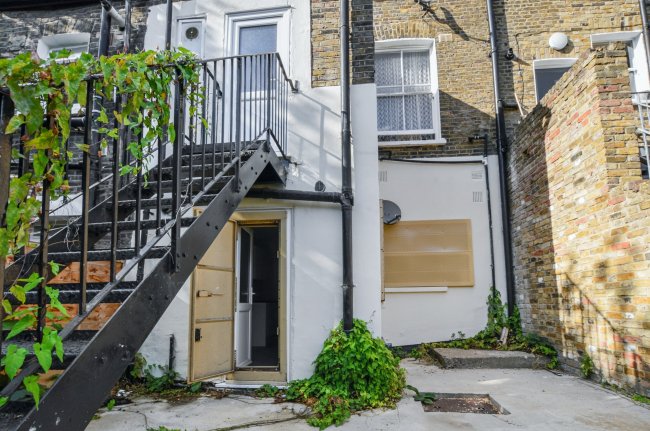 Flat A, 41 Alvington Crescent, Hackney, London, E8 2NN 9