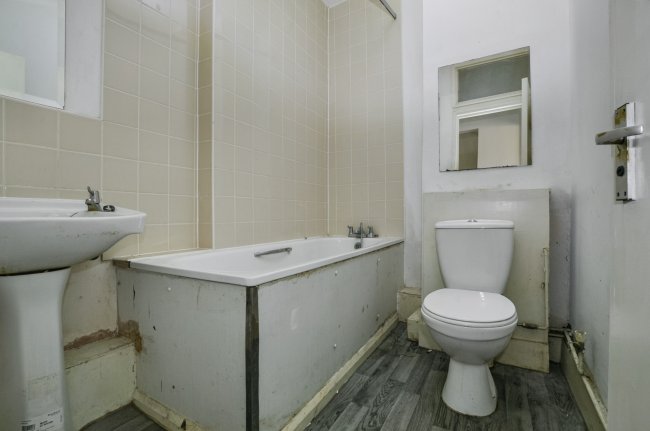 Flat A, 41 Alvington Crescent, Hackney, London, E8 2NN 9