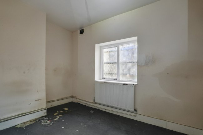 Flat A, 41 Alvington Crescent, Hackney, London, E8 2NN 9