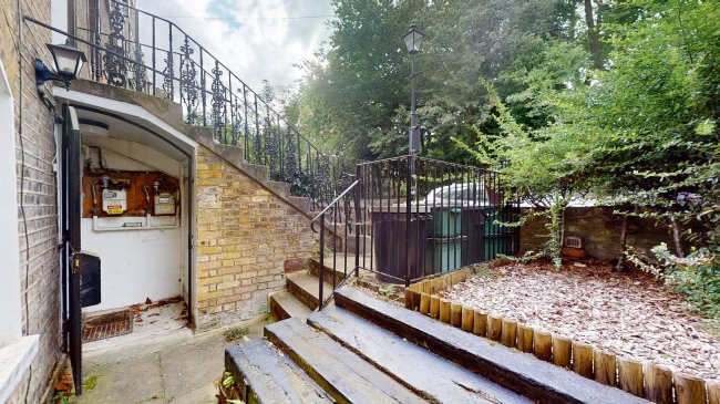 Flat A, 19 Canonbury Grove, Islington, London, N1 2HR 8