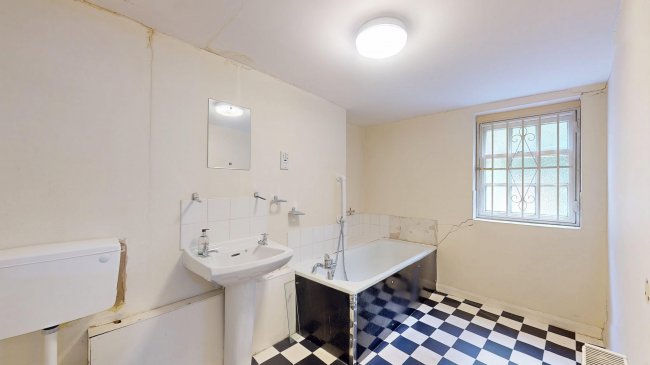 Flat A, 19 Canonbury Grove, Islington, London, N1 2HR 8