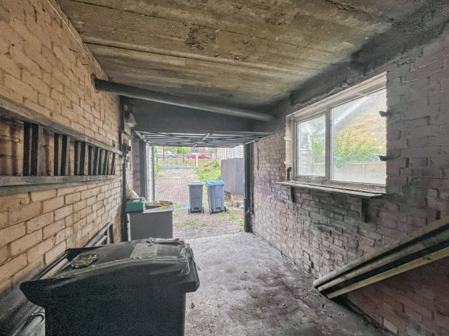 79 Riddlesdown Road, Purley, Surrey, CR8 1DH 9