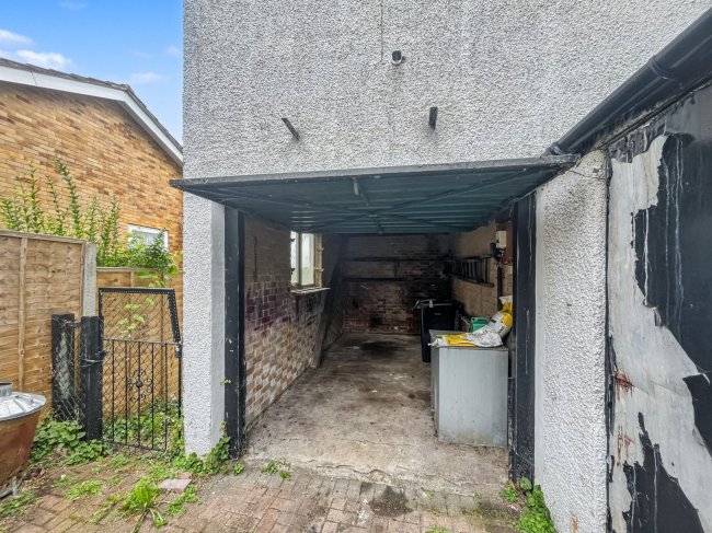 79 Riddlesdown Road, Purley, Surrey, CR8 1DH 9