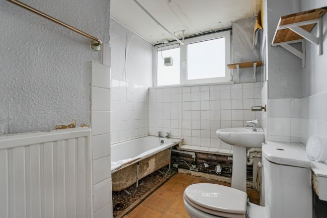 26 Halsmere Road, Camberwell, London SE5 9JQ 7