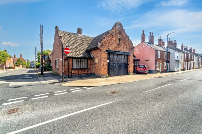 29 Lower Olland Street, Bungay, NR35 1BY 10