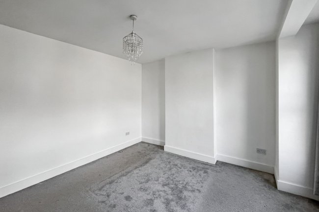 6 Orchard Villas, Cray Road, Sidcup, Kent, DA14 5DJ 7