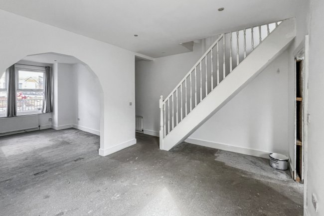 6 Orchard Villas, Cray Road, Sidcup, Kent, DA14 5DJ 7