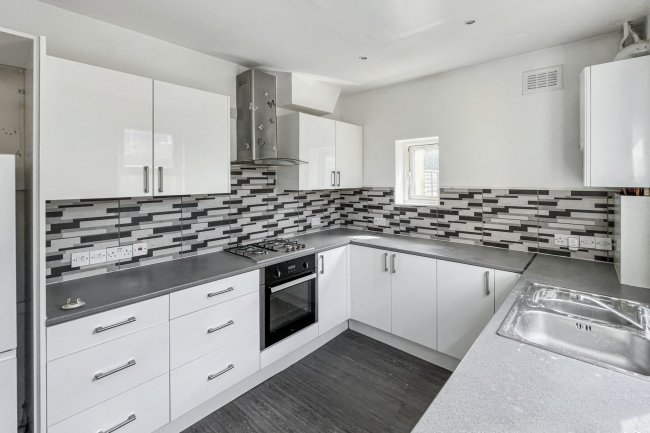 6 Orchard Villas, Cray Road, Sidcup, Kent, DA14 5DJ 7