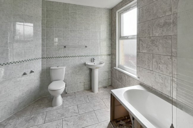 6 Orchard Villas, Cray Road, Sidcup, Kent, DA14 5DJ 7