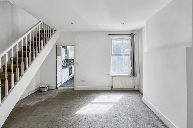 6 Orchard Villas, Cray Road, Sidcup, Kent, DA14 5DJ 7