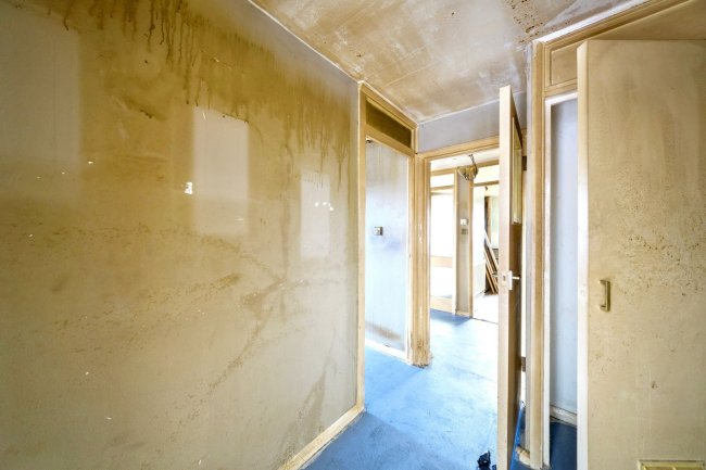 104 Crown Meadow, Colnbrook, Slough SL3 0LT 6