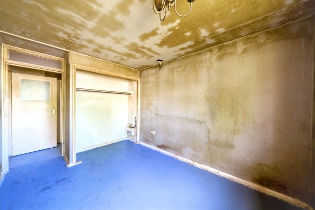 104 Crown Meadow, Colnbrook, Slough SL3 0LT 6