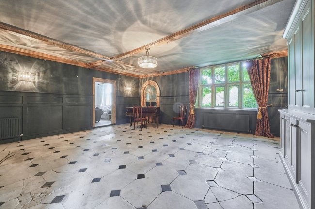 The Clockhouse, 77 The Causeway, Dunmow, Essex, CM6 2AB 7