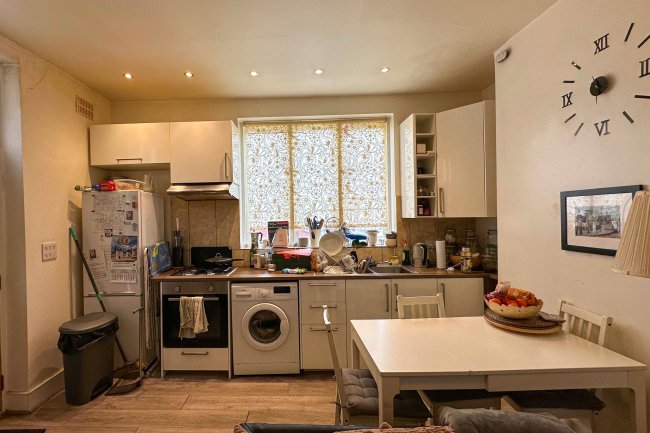 906 London Road, Thornton Heath, Surrey, CR7 7PE 1