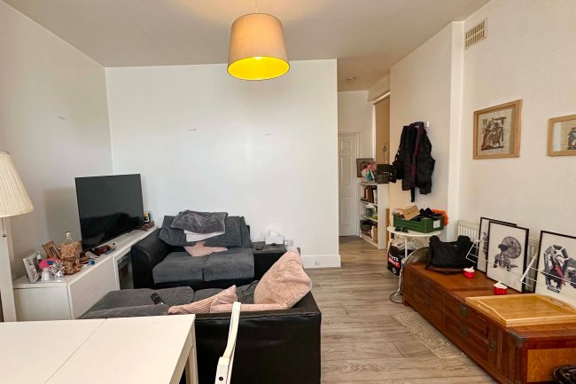 906 London Road, Thornton Heath, Surrey, CR7 7PE 1