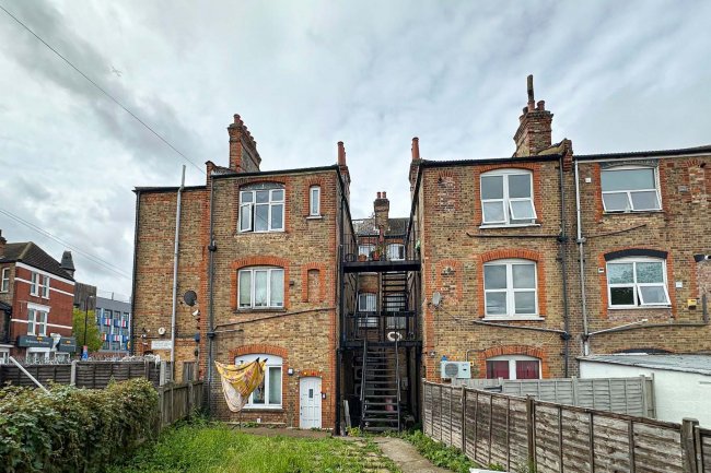 906 London Road, Thornton Heath, Surrey, CR7 7PE 1