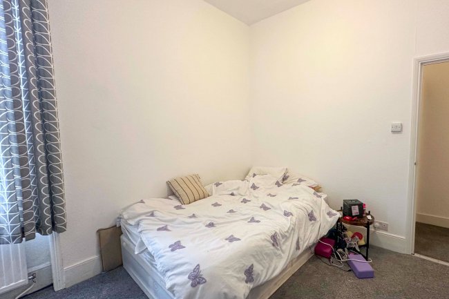 906 London Road, Thornton Heath, Surrey, CR7 7PE 1