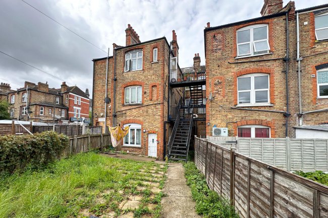 906 London Road, Thornton Heath, Surrey, CR7 7PE 1