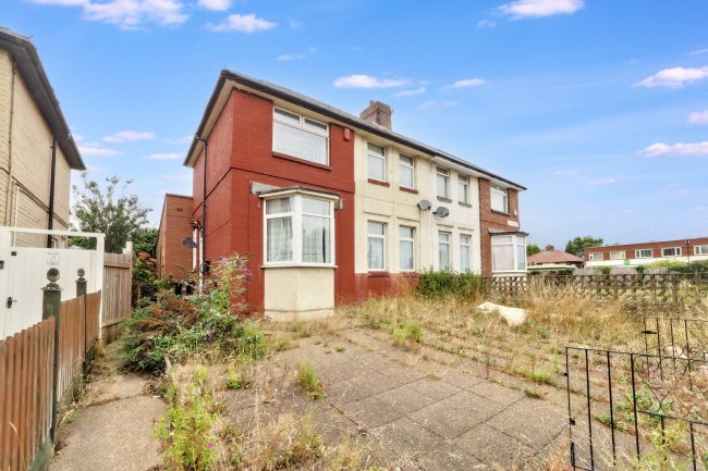 4 Brougham Avenue, Mansfield, NG19 7LA 2